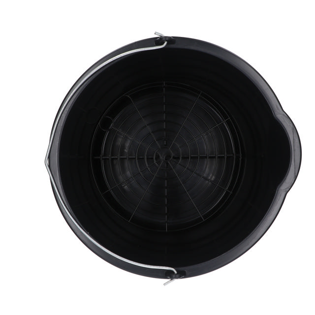 Anti-dirt grid for BUC 12