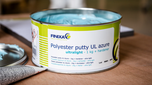 Polyester putty UL Azure 1kg + hardener - ultra light