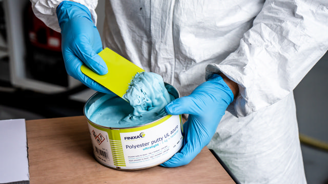 Polyester putty UL Azure 1kg + hardener - ultra light