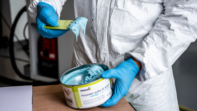 Polyester putty UL Azure 1kg + hardener - ultra light