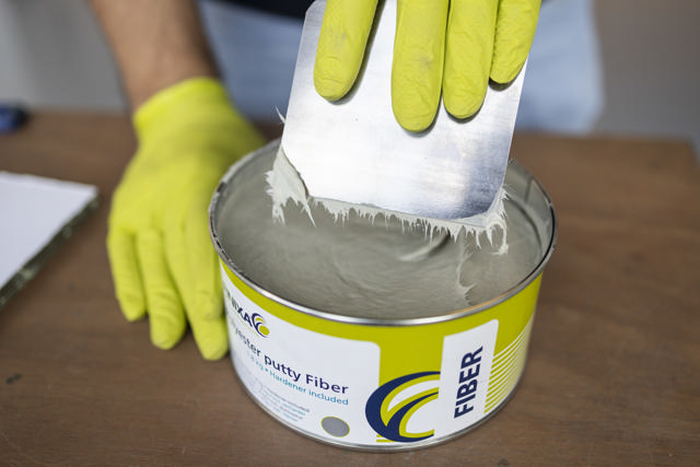 Polyester putty 1.8kg + hardener - fiber
