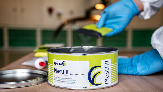 Plastfill-Polyester putty for plastic- 1 kg + hardener